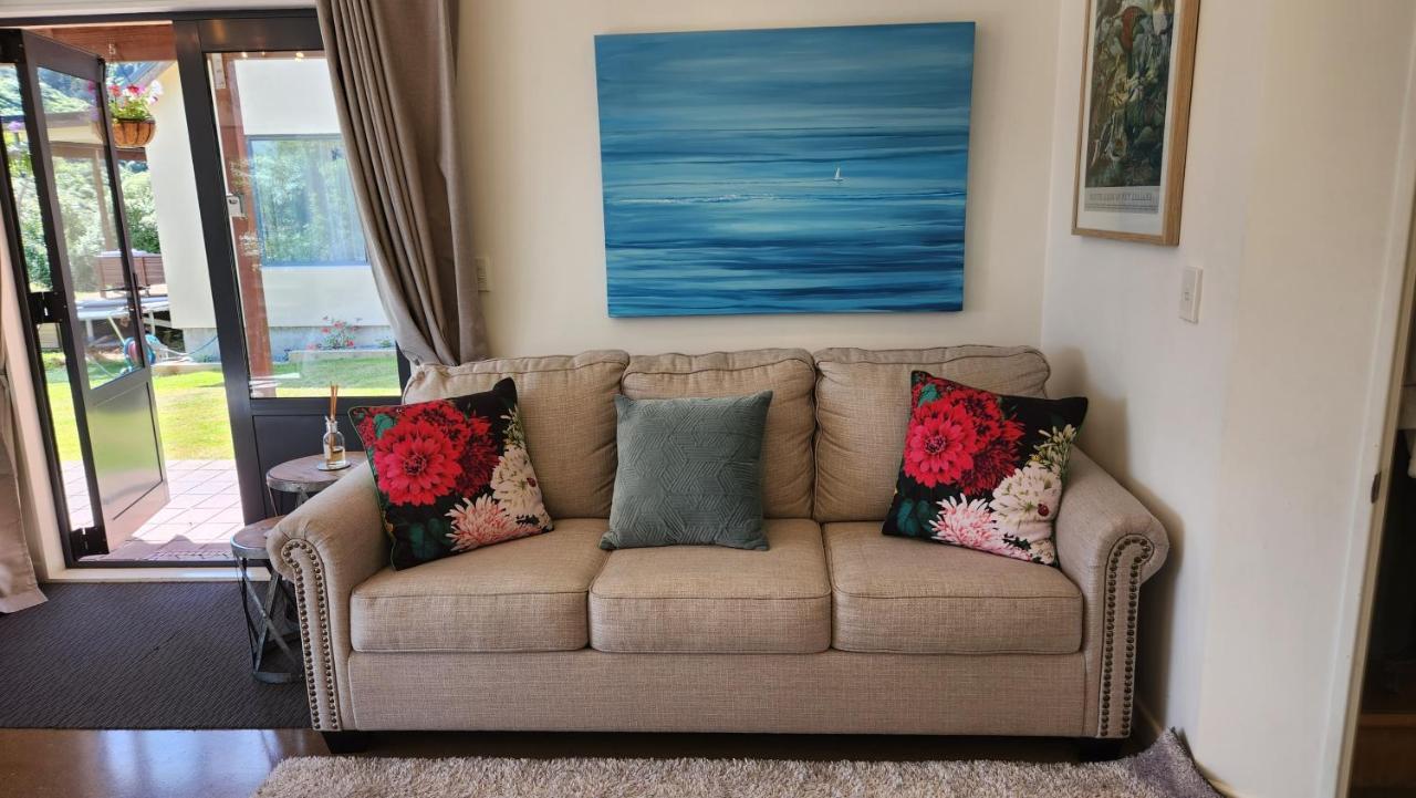 Hotel Boutique Art Retreat Upper Hutt Exteriér fotografie